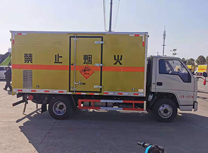 峨边爆破器材运输车